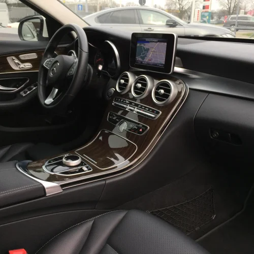 0fb5dd04-89b5-442f-af66-ec8192c8b1ae_i-mercedes-benz-c300-4matic-9g-tronic